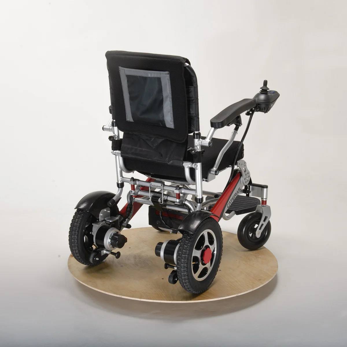 Легкая кресло-коляска с электроприводом Caterwil Ultra Lite-40