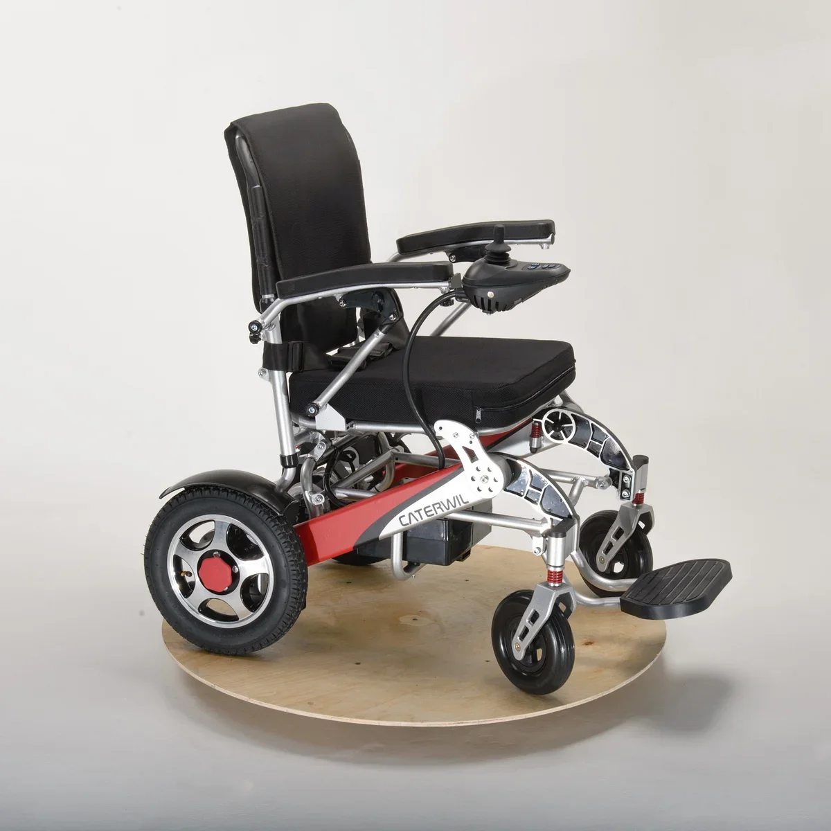 Легкая кресло-коляска с электроприводом Caterwil Ultra Lite-40